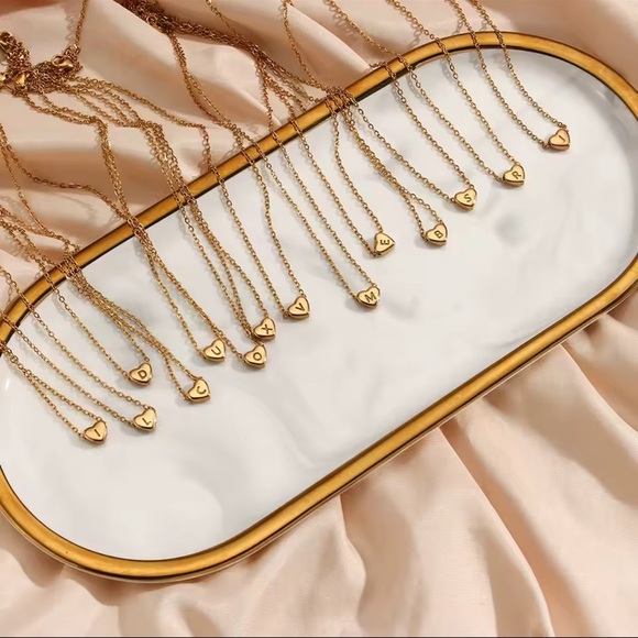 Love Initial - M- Necklace – 18k Gold 

Stainless Steel Letter: M - Picture 1 of 10